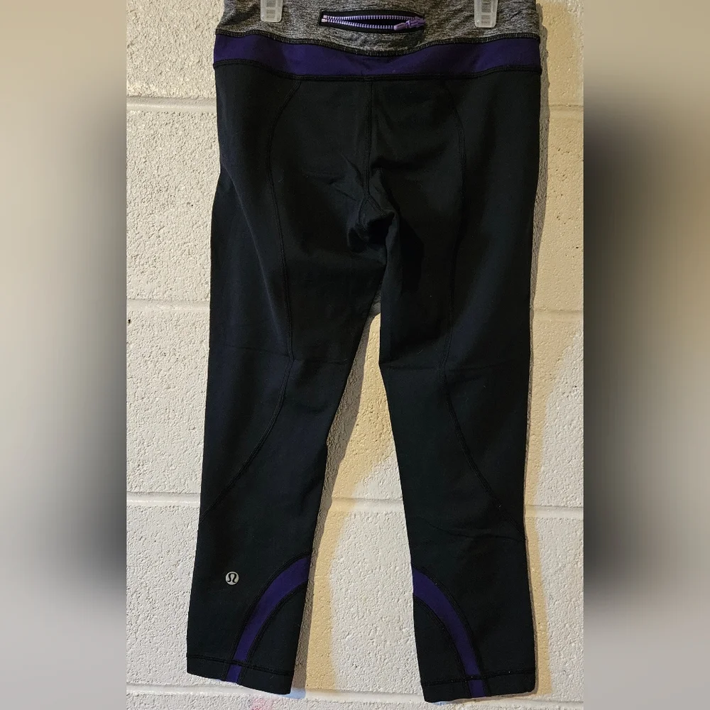 Lululemon Size 6 Crops - Picture 2 of 3